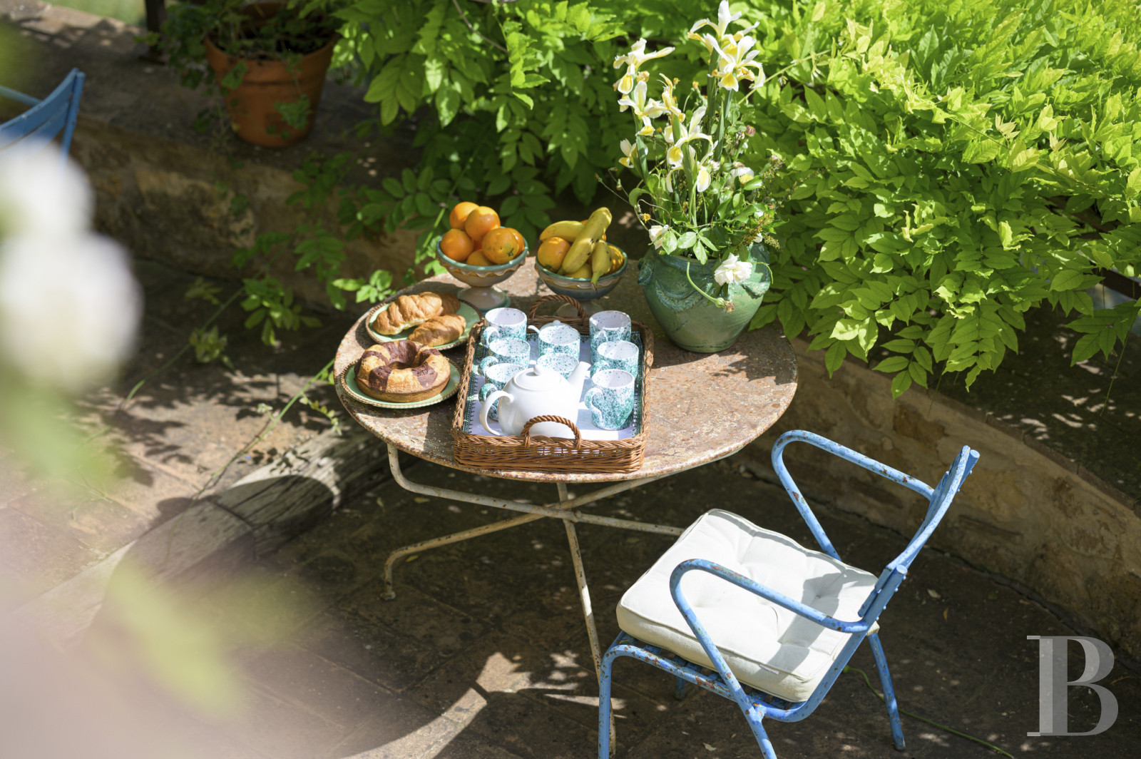 An old olive grove farmhouse restored to its former glory, overlooking the countryside in the Val d'Orcia in Tuscany - photo  n°32